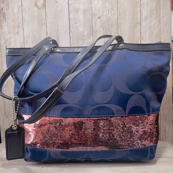 Coach Handbags - Coach jacquard shoulder bag